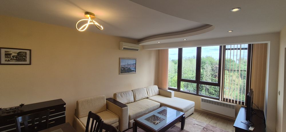 Дава се под наем Двустаен апартамент в Бургас, Лазур - 67 кв.м за 459 € - Снимка #1