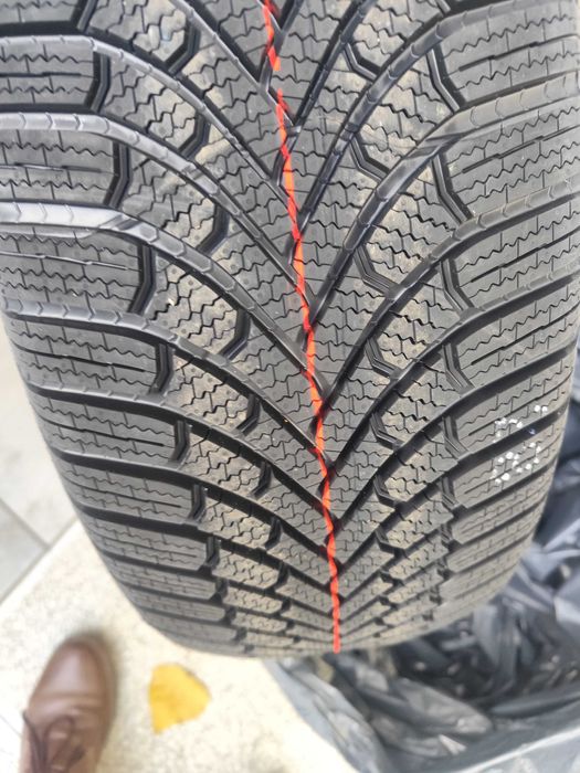 Продавам нови ЗИМНИ гуми BRIDGESTONE BLIZZAK 6 ENLITEN 235/60 R18 107V