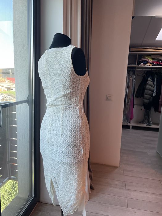 Rochie de zi dantela