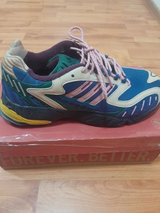 Pantofi sport Adidas,mărime 42,5,lungime brant 27 cm