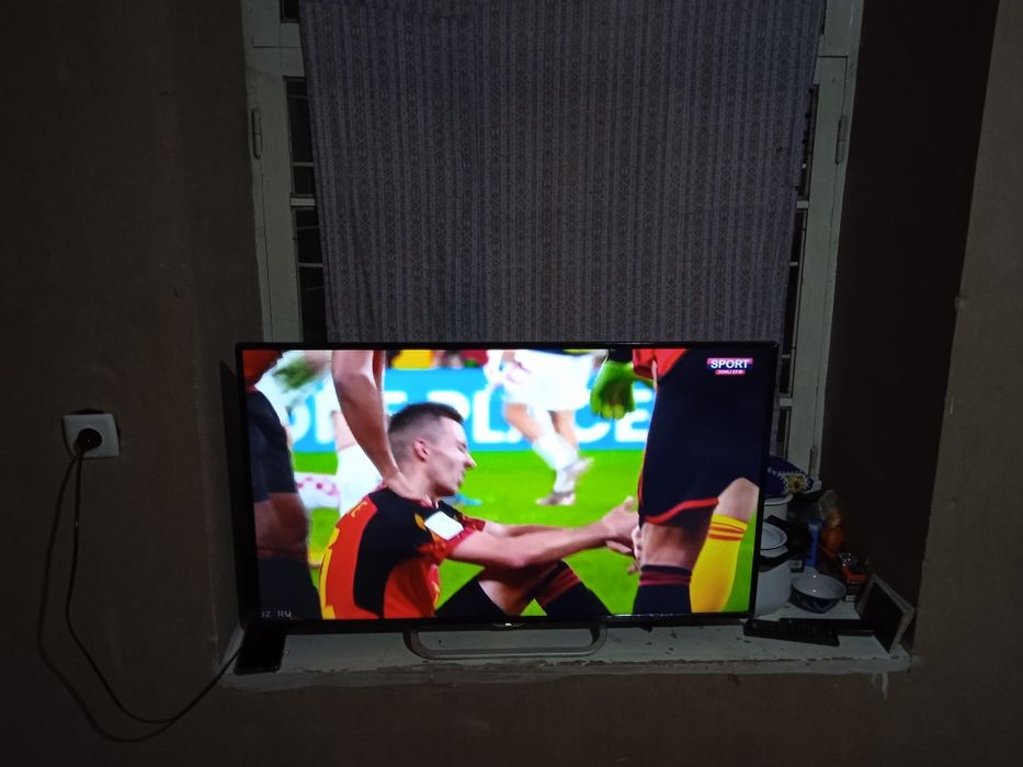 Телевизор 43дюм/108 см