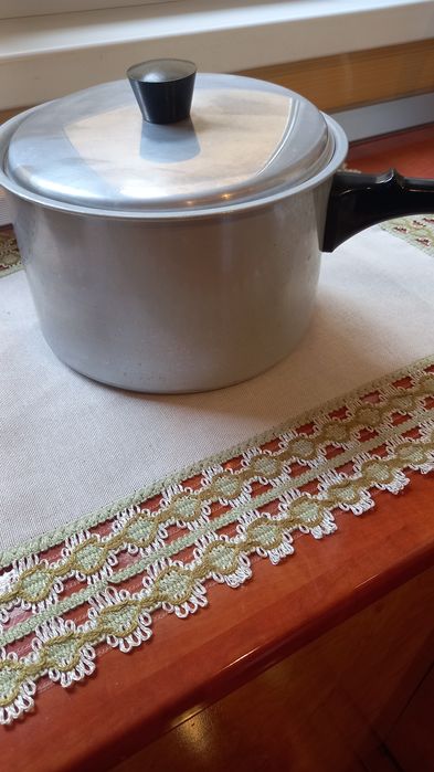 Vand vas cu capac cu baza/fundul vasului dublu ideal pt fiert lapte,ap