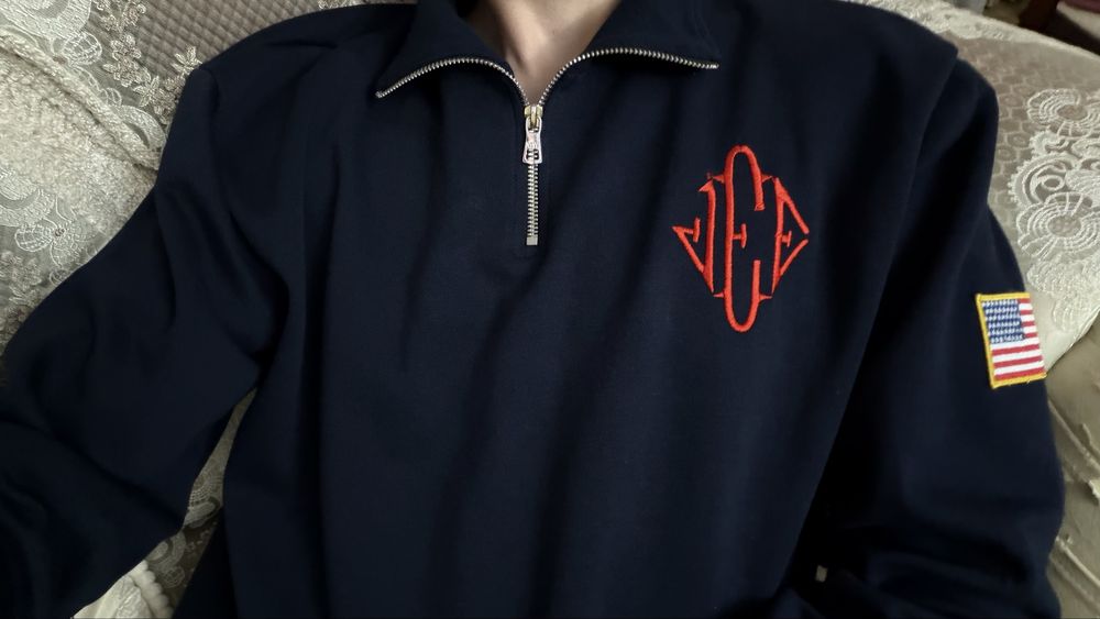 Свитшот с полузамком как у Джеффри Эпштейна