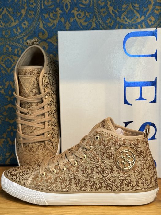 Дамски кецове GUESS Monogram