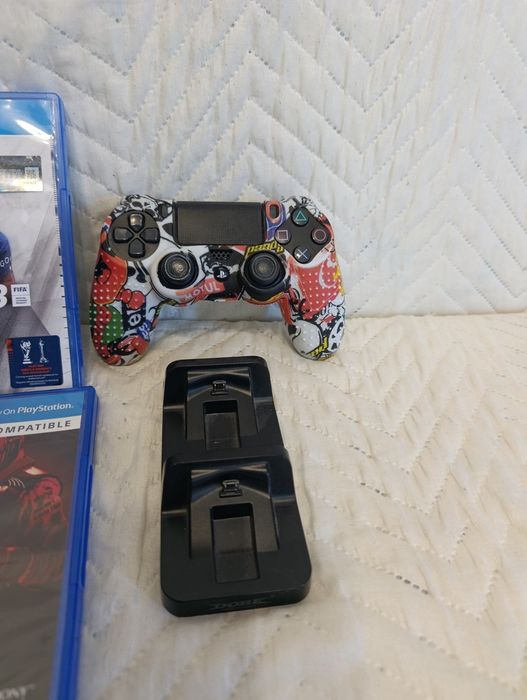 Playstation 4 slim