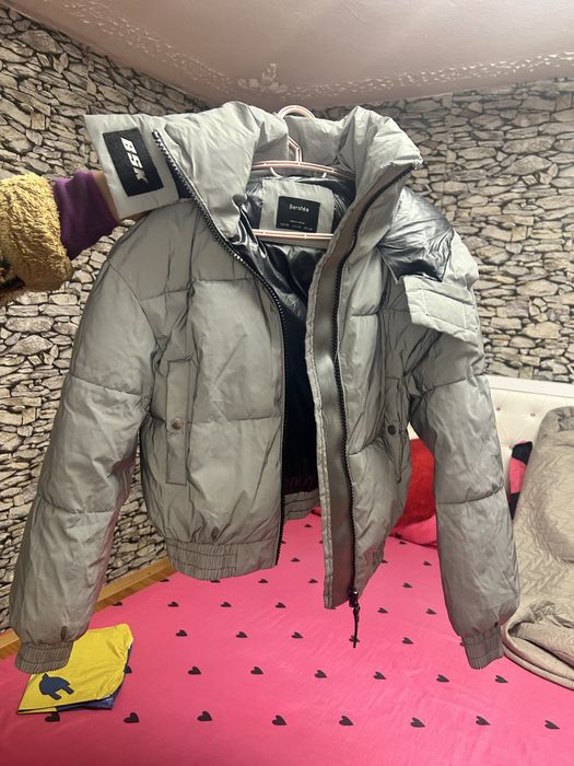 Vand geaca de dama bershka