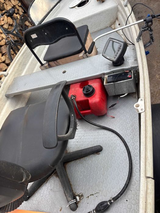 Продавам лодка сепия 2 тутраканка напълно оборудвана