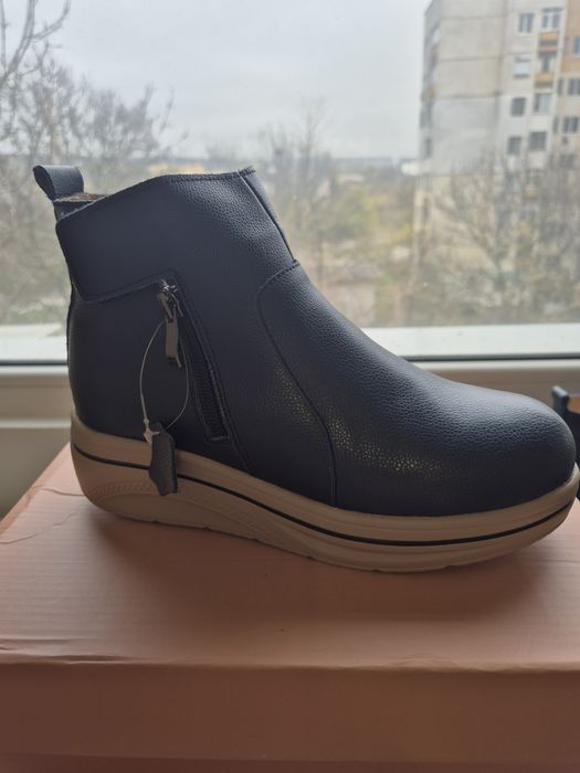 Нови зимни тъмносини боти