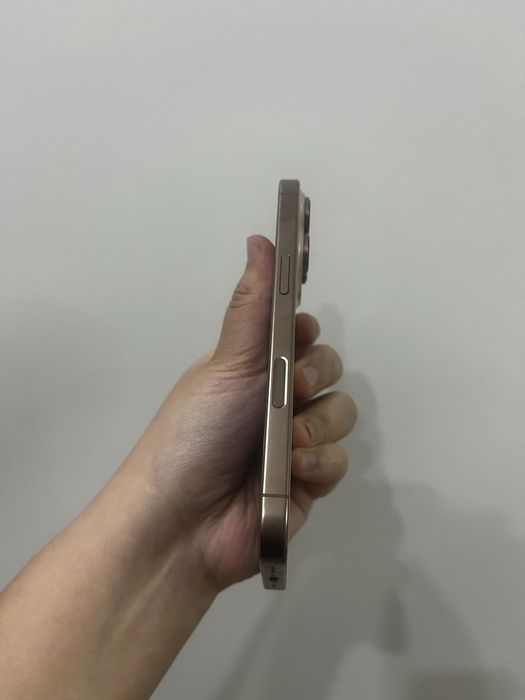 Продам iphone 16 Pro ; 256 GB