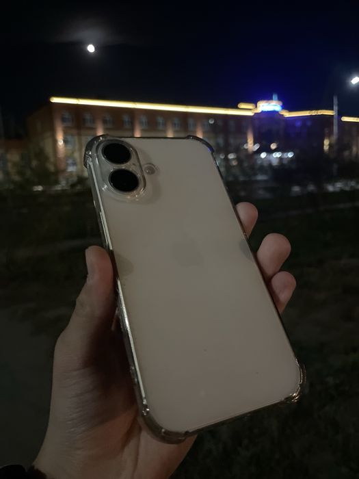 Айфон/IPhone 16 в идеальном состояние ни одной царапины