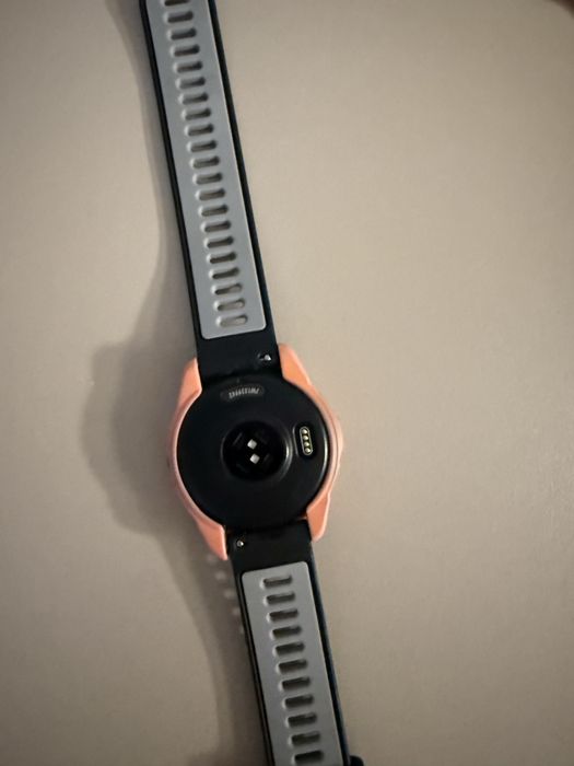 Продам Смарт-часы Garmin Forerunner 265 черный-серый