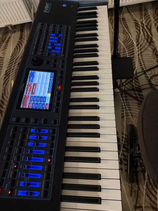 Ketron Event 76 cu garantie