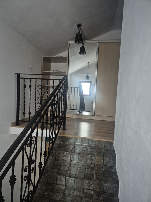 Casa moderna  intr-un peisaj de vis,situata intre Pitesti si Valcea