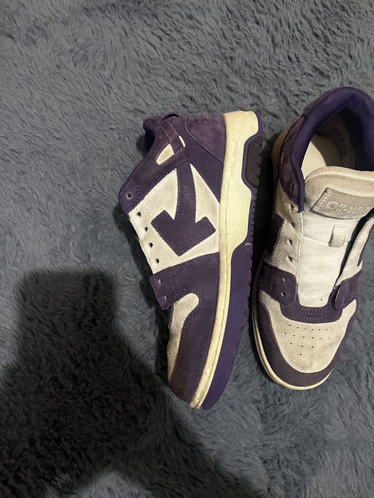 Out of office off white (Piele intoarsa)