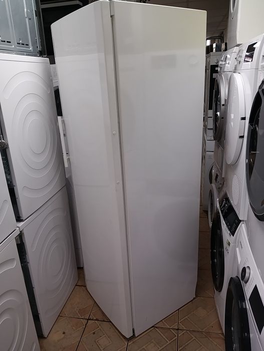 Голям хладилник, охладител Liebherr А+++  с 2 години гаранция!