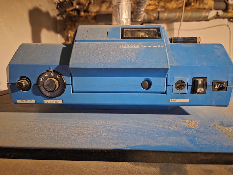 Vand Centrala Buderus combustibil solid