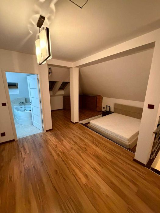 Casa de vânzare în centrul orașului Oradea în curte comuna