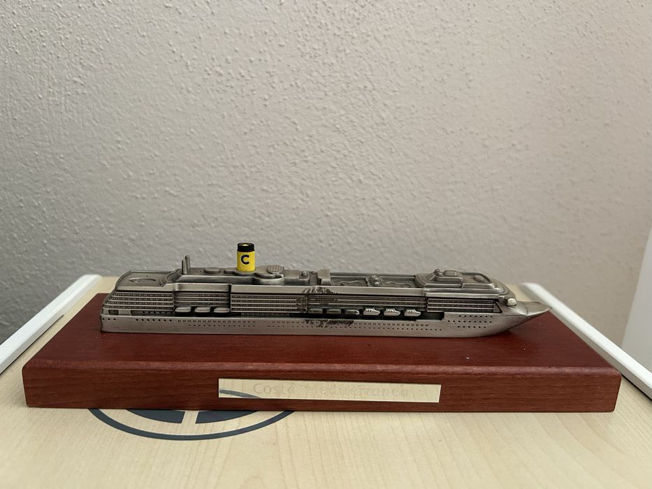 Navă Costa Mediterranea