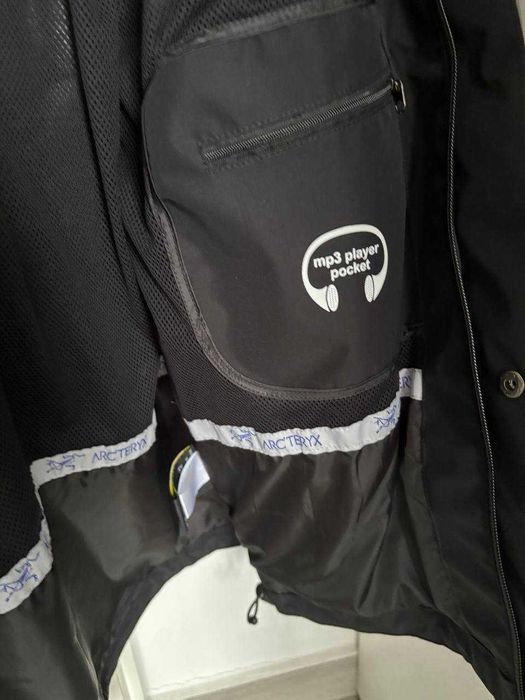 Arc'Teryx Gore-Tex Size M