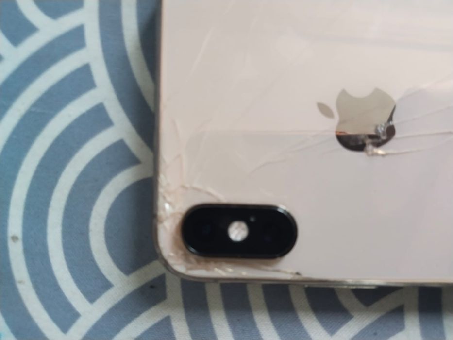 Iphone xs 64 gb в отличном состояний