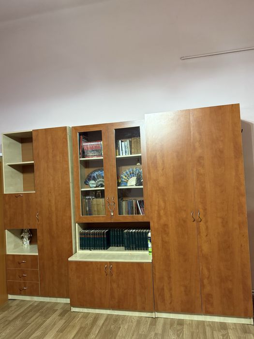 Vand mobila living pal/culoare cires