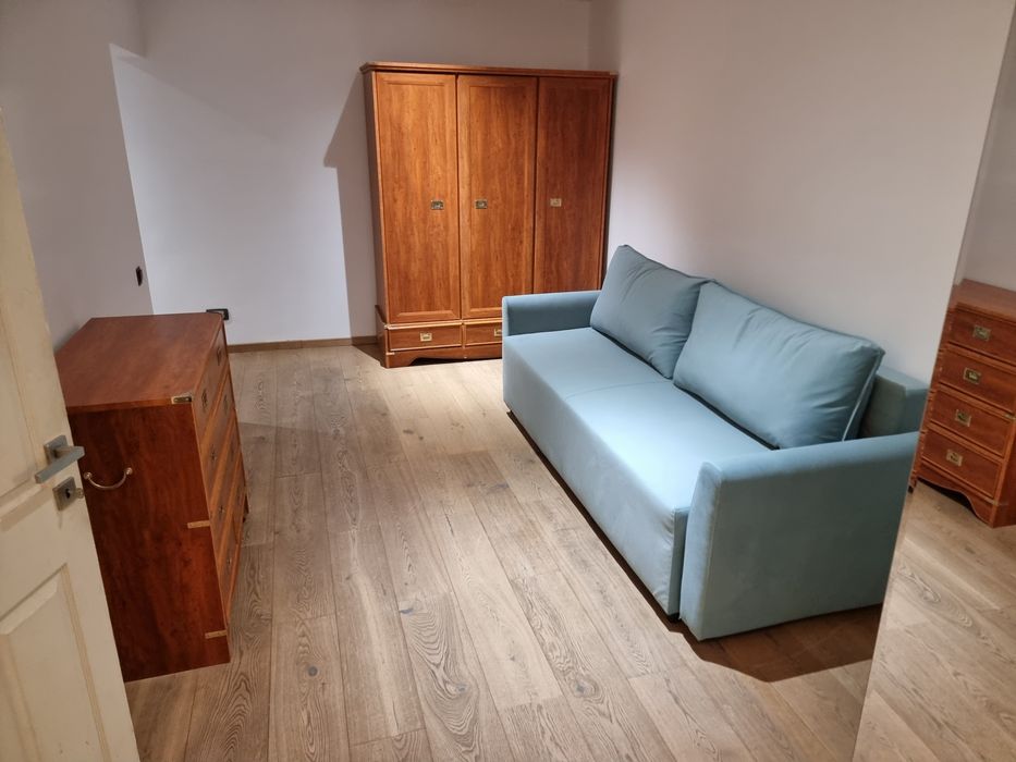 Inchiriez garsoniera Panduri