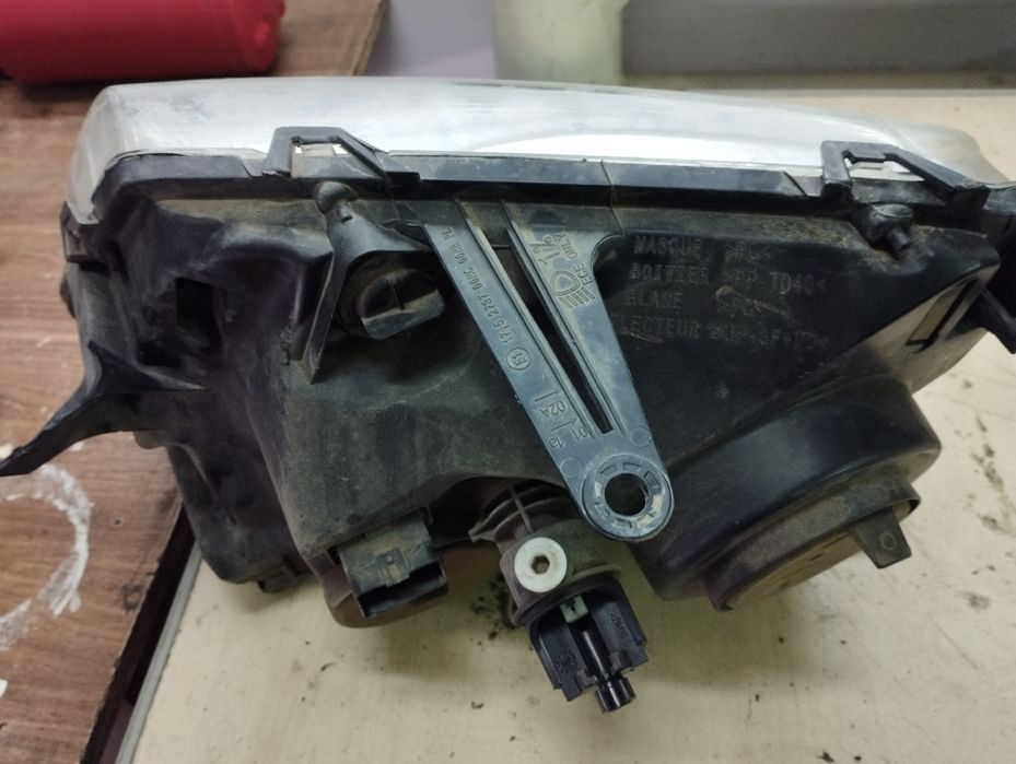 Фара правая Рено Дастер оригинал