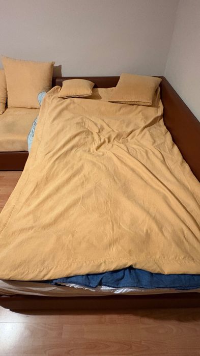 Спалния,диван и трикрилен гардероб