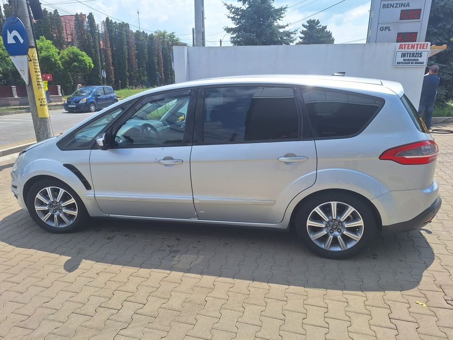 Vând Ford S Max 2011