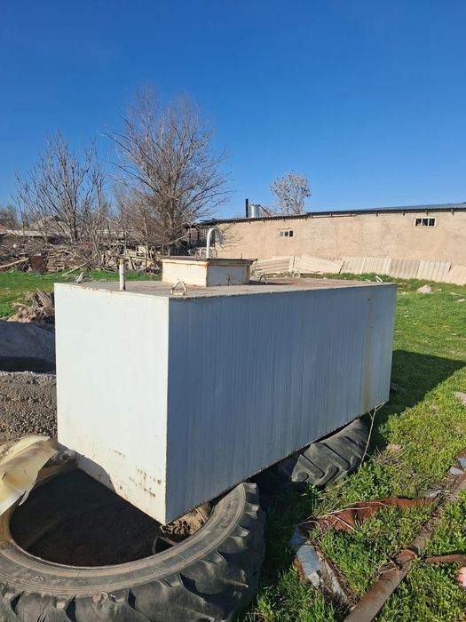 стальной прямоугольный резервуар