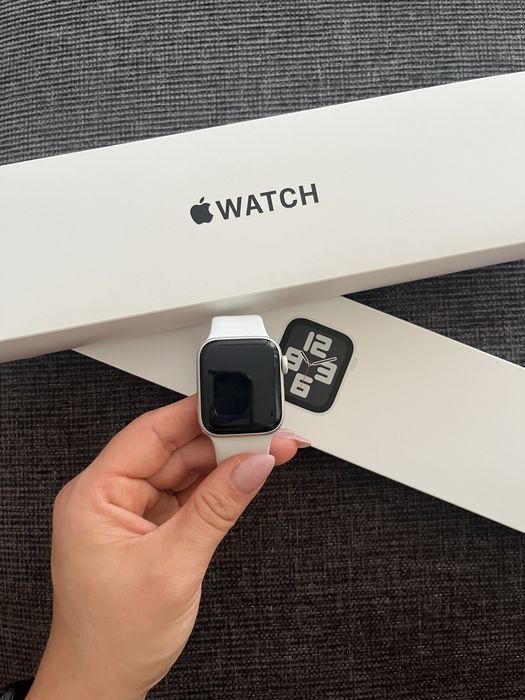 Apple watch SE- много добро състояние