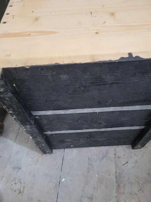 Vand 30 de stupi pt albine sau fac schimb cu albine