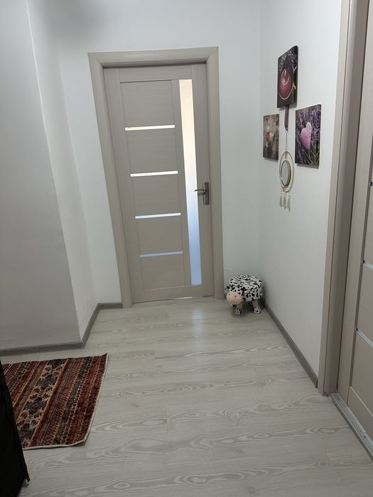 Vand apartament 3 camere