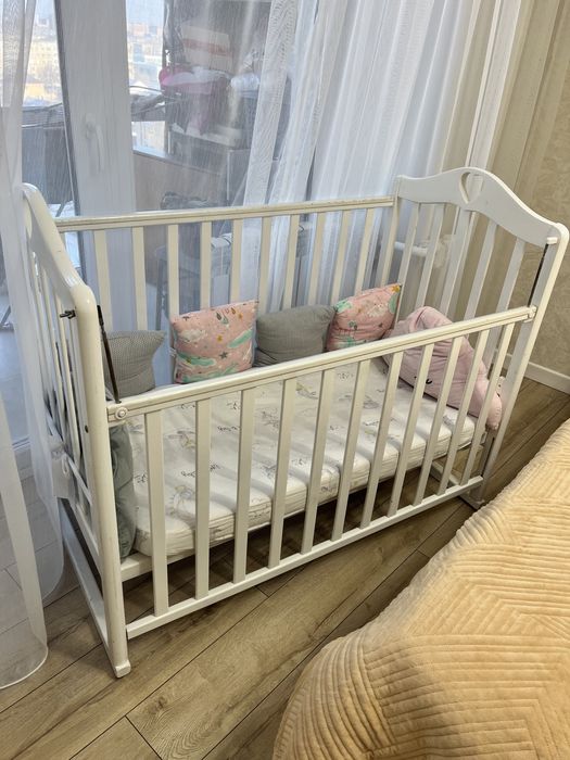 Продам детскую кроватку