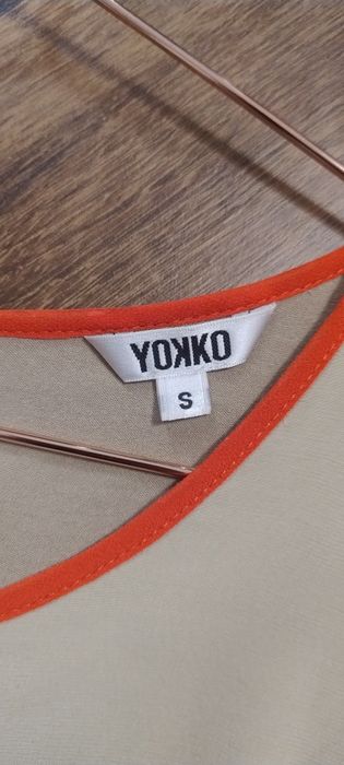 Rochie Yokko S de mătase  bej cu model