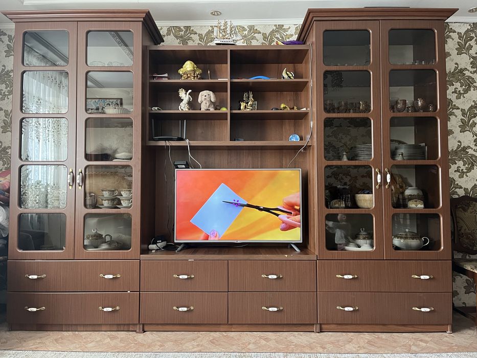 Стенка в гостинную