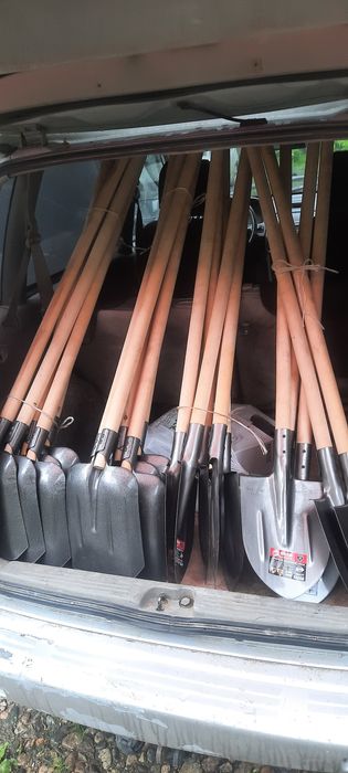 Продам лопаты с черенком