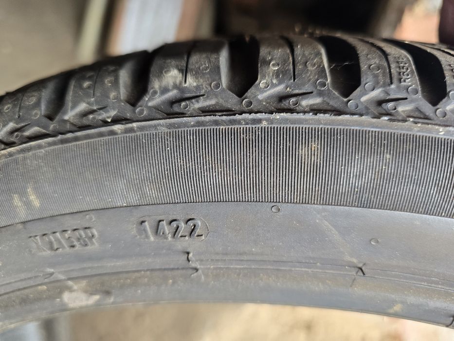Anvelope 225 40 R19 iarna Pirelli