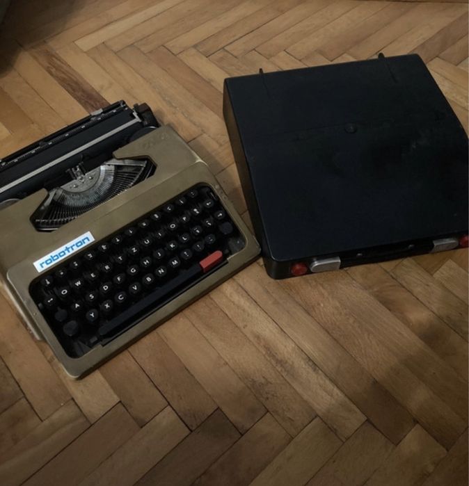Masina de scris Robotron