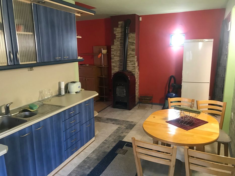 Дава се под наем Четиристаен апартамент в Благоевград, Широк център - 100 кв.м за 382.5 € - Снимка #2