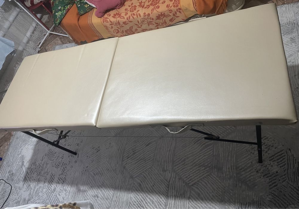 Продам кушетку