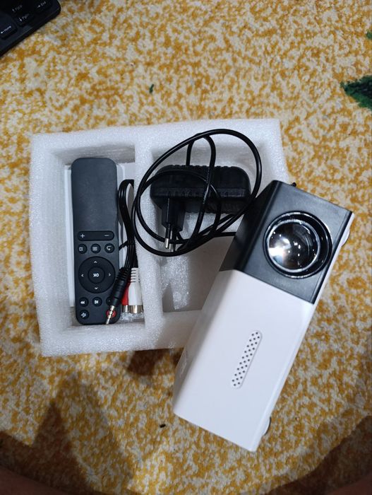 Led projector klip kino ko'rish uchun