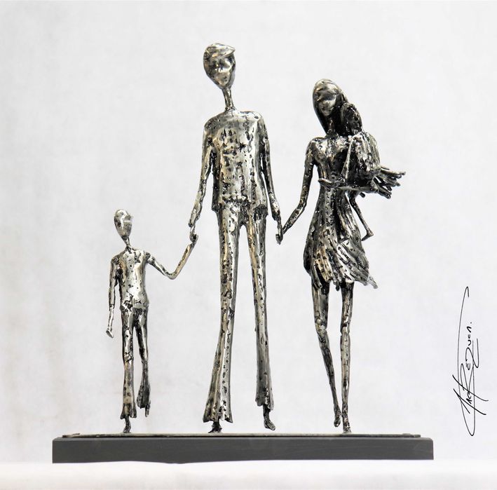 Sculptura Familie- fir otel Andrei Ghita -metal sculptor