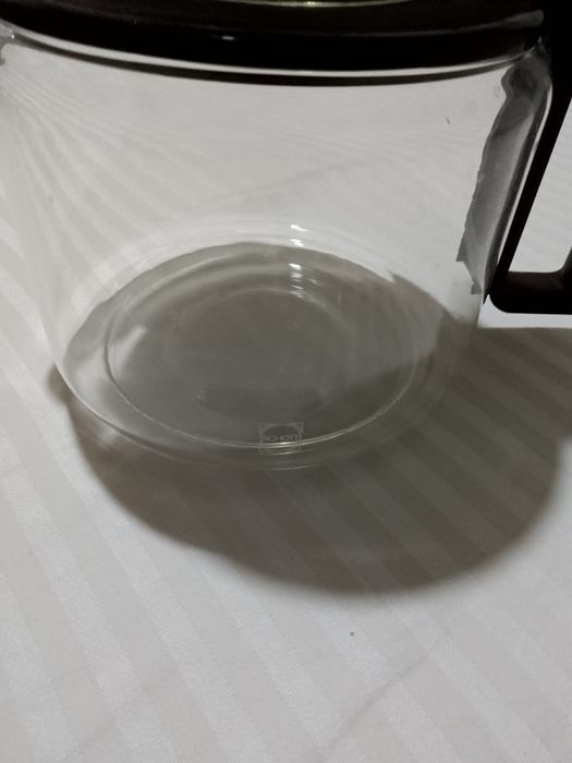 2  стъклени кани