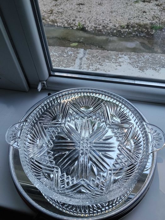 Масивна кристална купа с дръжки