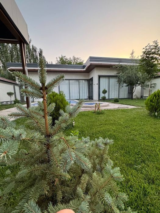 Super skidka oqtoshda oilaviy dacha