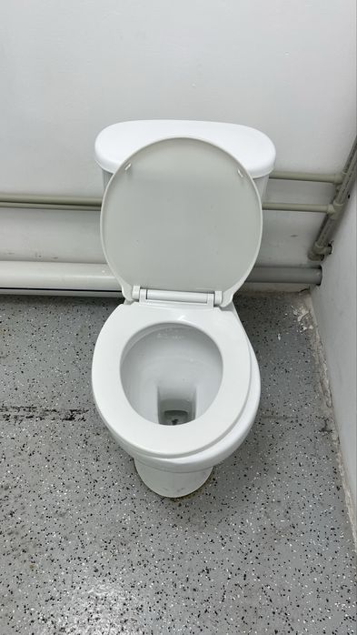 Продаются унитазы