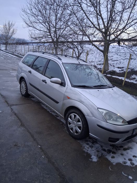 Vand/ dezmembrez ford focus