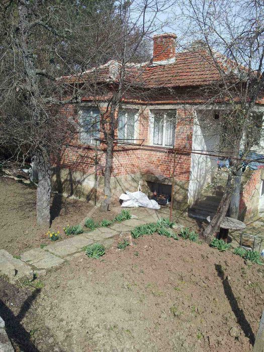 Продава се Къща в с. Завет, Област Бургас - 110 кв.м за 273 €/кв.м - Снимка #1