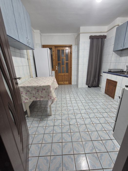 Inchiriez apartament 2 camere etajul 5 /9 bulevardul unirii sud buzau